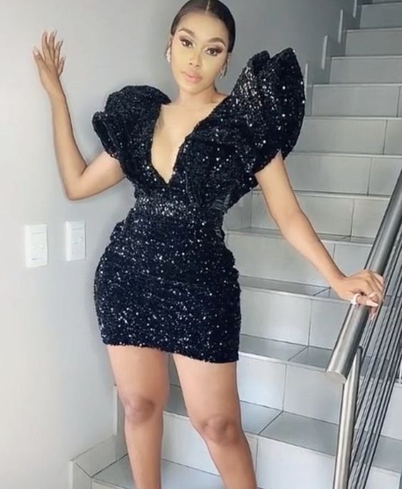 Black Sequins Short Homecoming Dress V Neck Party Dress