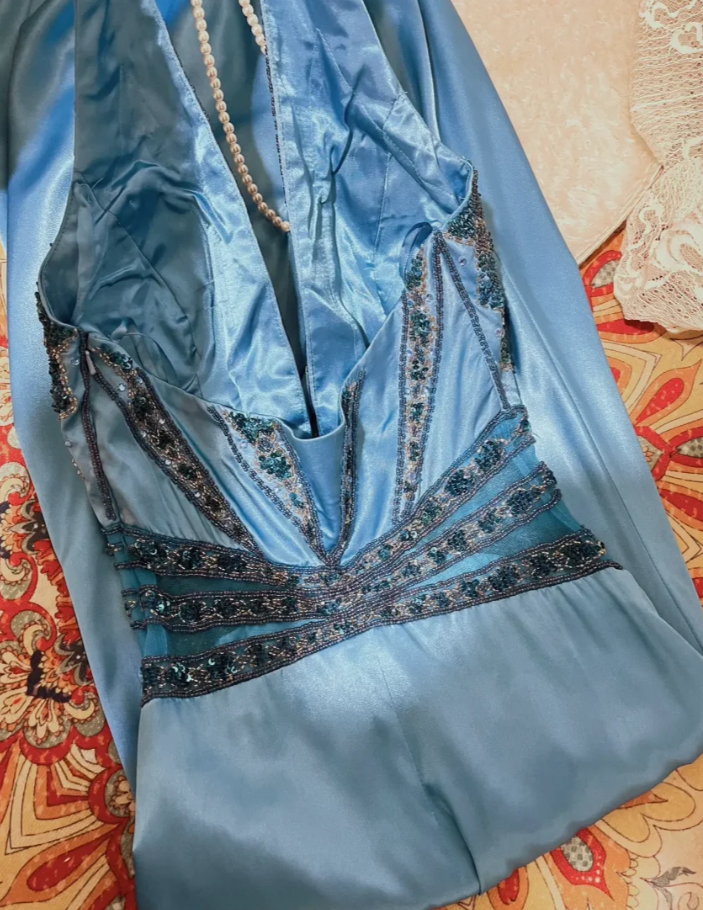 Sexy Blue Halter Satin Beaded V Neck Mermaid Long Party Dress Prom Dresses