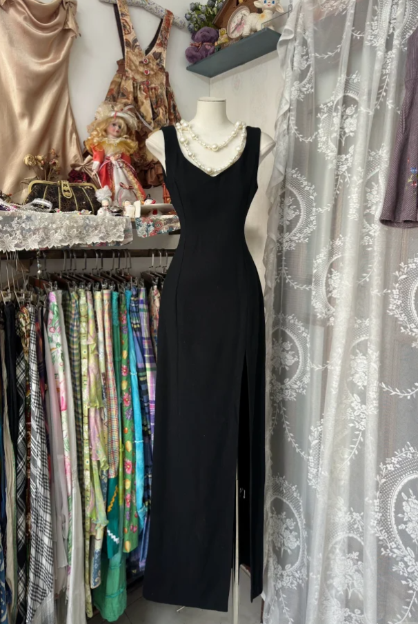 Simple V Neck Sleeveless Satin Black Slit Long Prom Dress Formal Evening Dress Birthday Outfits
