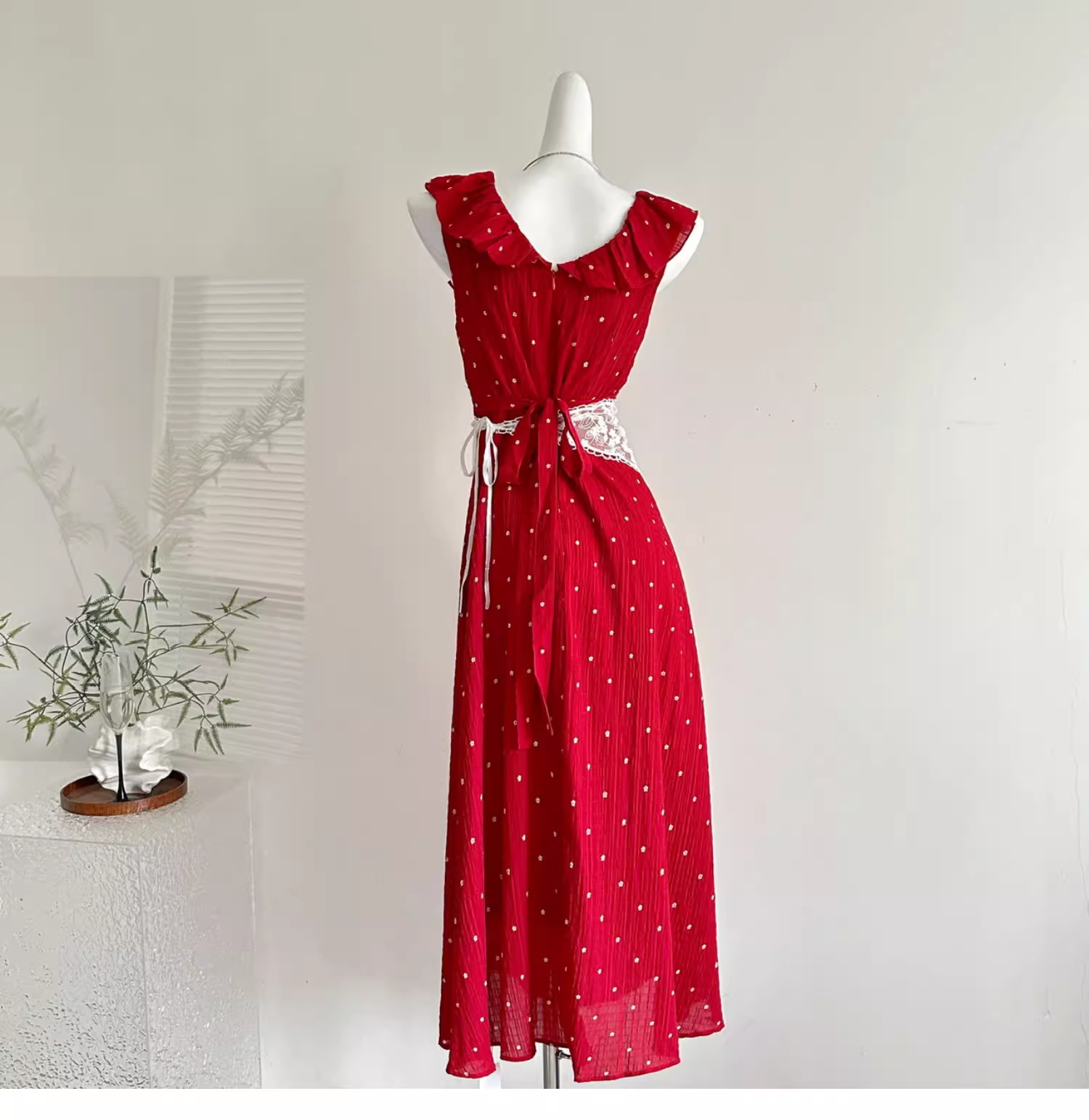 French Retro Temperament V-neck Small Flying Sleeve Red Dress Vacation Dress