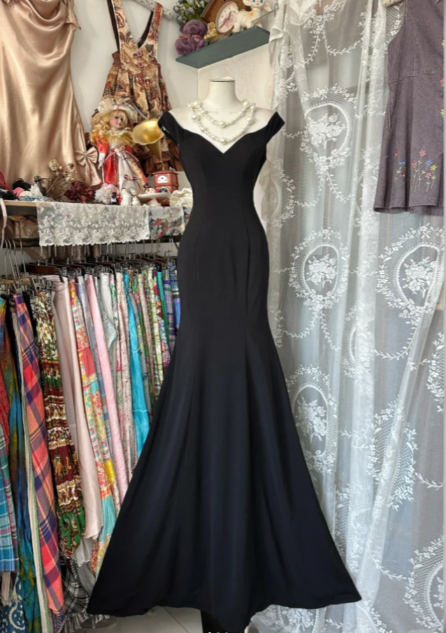 Classy V Neck Black Satin Off The Shoulder Mermaid Party Dress Long Wedding Guest Dress