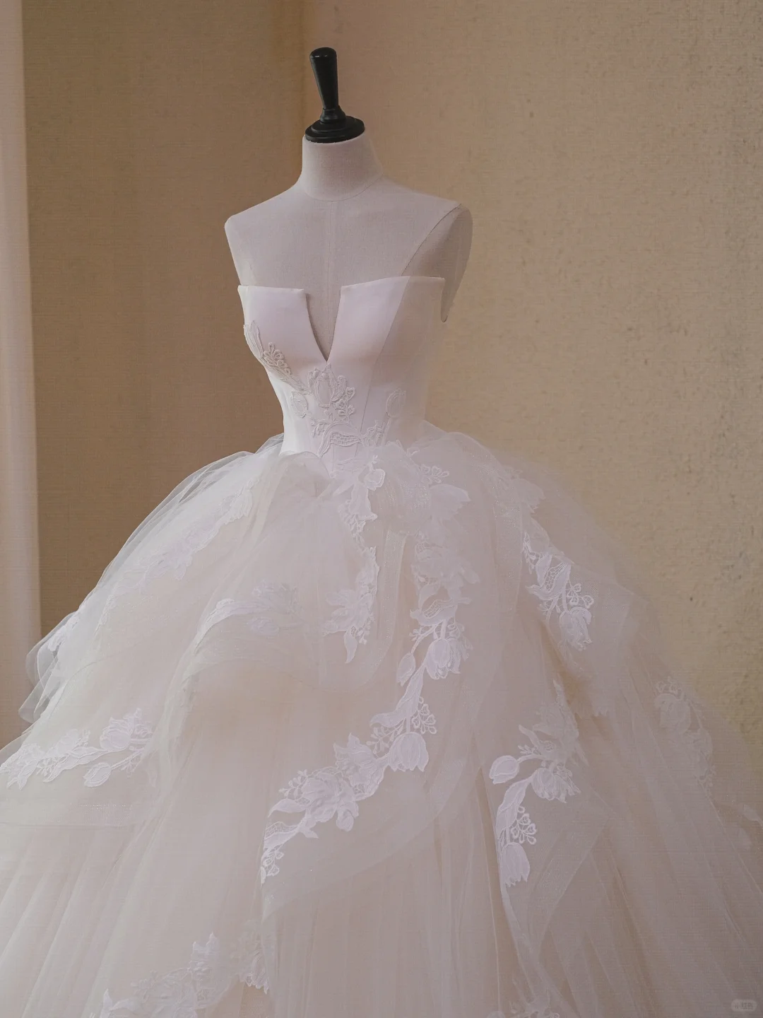Pretty White Satin Tulle Appliques Long Wedding Dress Formal Bridal Dress