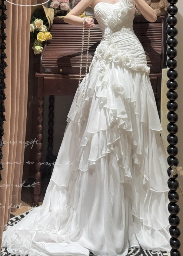 Elegant Strapless Satin Pleated Layered Mermaid Long Wedding Dress White Formal Bridal Dress