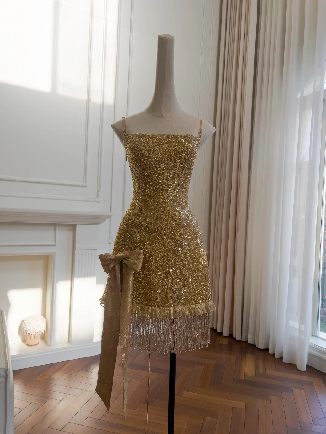 Sparkly Gold Sequin Sheath Cocktail Dress Short Graduation Homecoming Dress