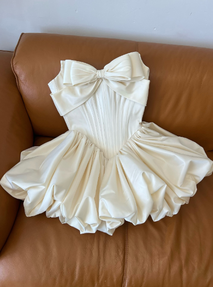 Cute Bow White Satin ALine Short Graduation Homecoming Dress Birthday Outfits