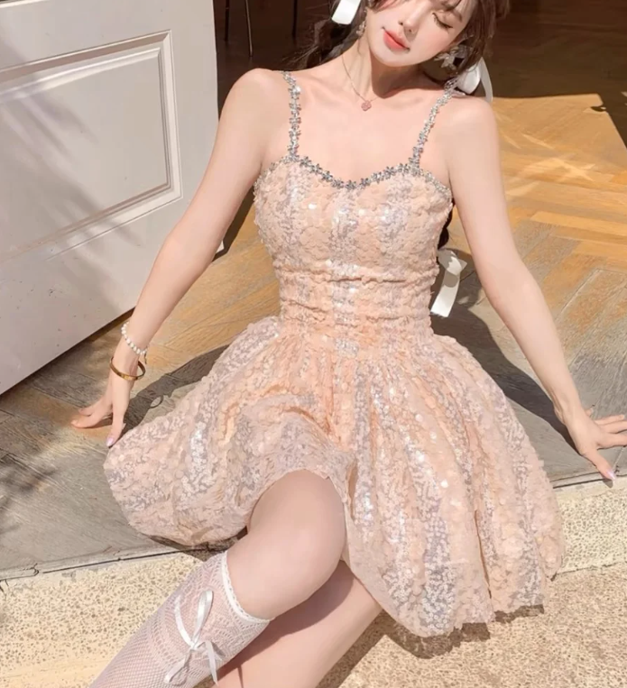 Charming Spaghetti Straps Lace Beaded A Line Short 16th Birthday Outfits Formal Homecoming Dress