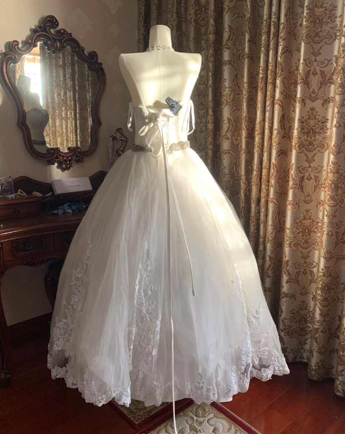 Pretty White Strapless Tulle Beaded Appliques Long Wedding Dress Bridal Dress