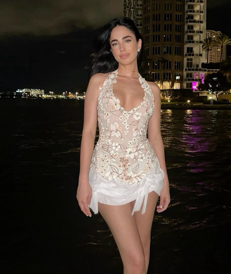 Charming Halter Short Birthday Outfits White Sheath Mini Cocktail Dress Homecoming Dress