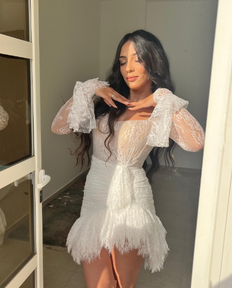 Pretty White Lace Sheath Short Graduation Homecoming Dress 19th Birthday Outfits