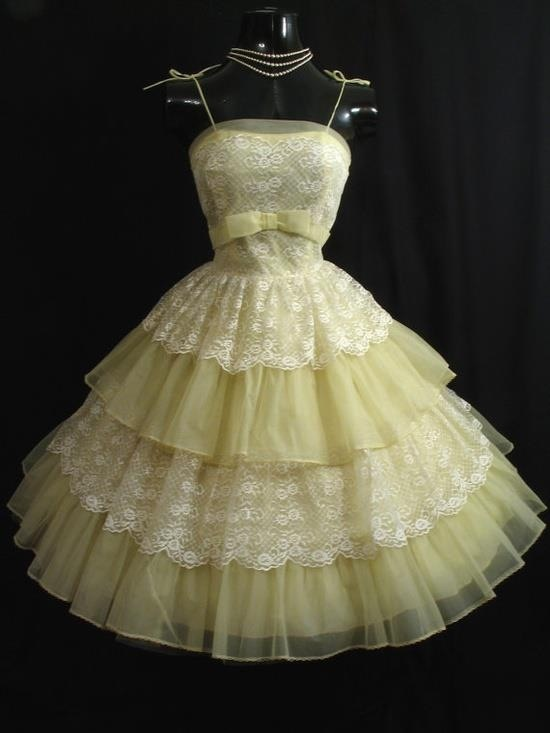 Unique Mustard Green Spaghetti Straps Tulle Lace Layered Short Prom Dress Homecoming Dress