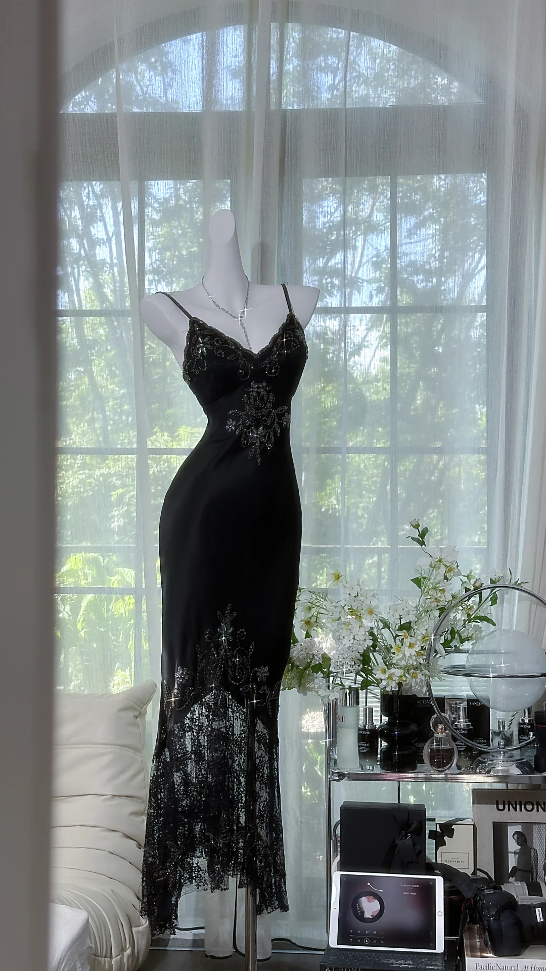 Sexy Black Spaghetti Straps Satin Beaded Lace Mermaid Long Prom Dress Party Dress