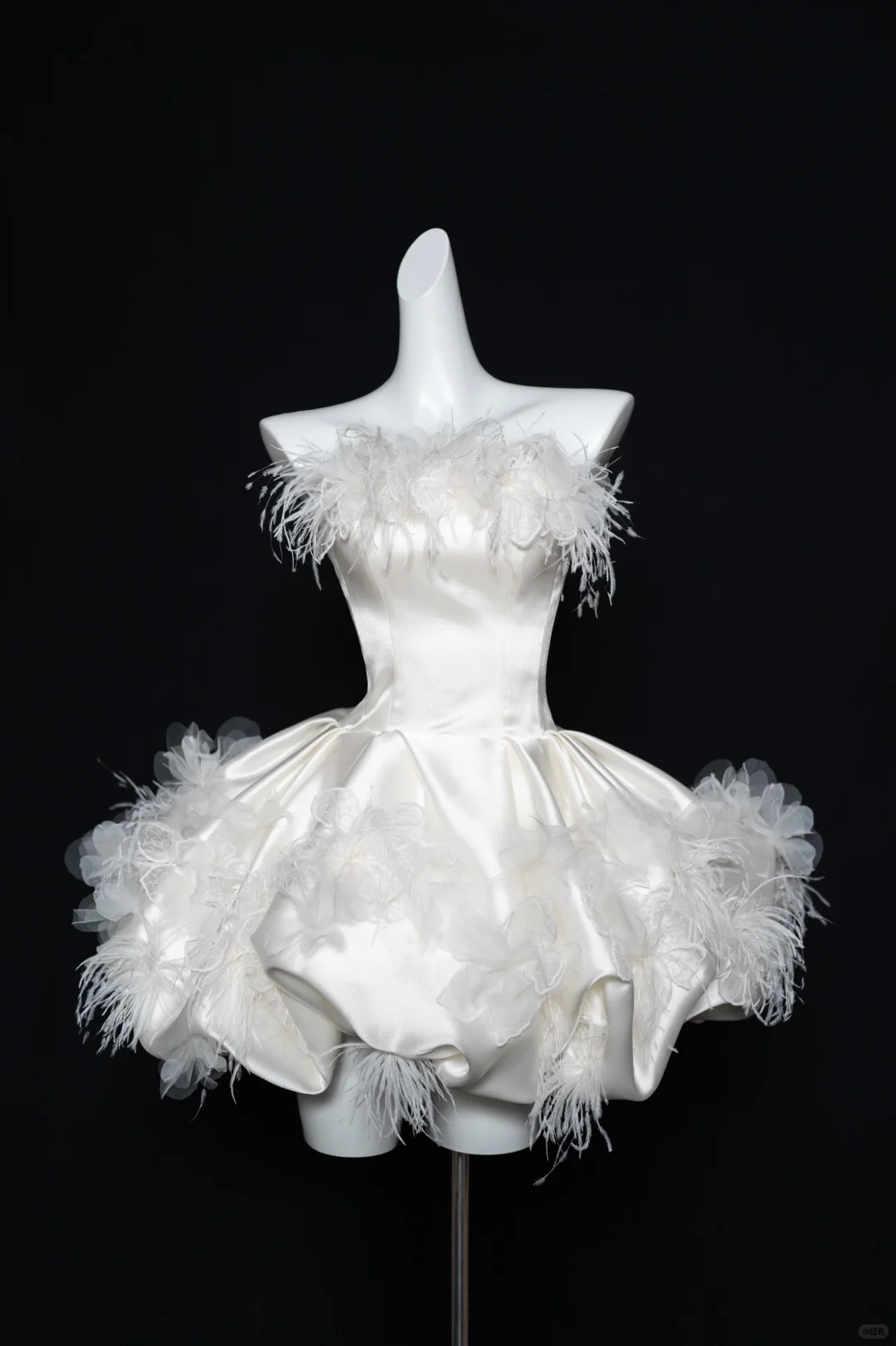 Sweet White Satin Lace Appliques Strapless A Line 18th Birthday Outfits Homecoming Dress