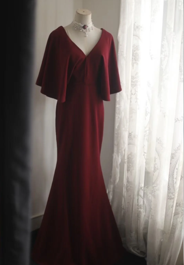 Vintage V Neck Burgundy Satin Mermaid Evening Dress Backless Long Birthday Party Dress