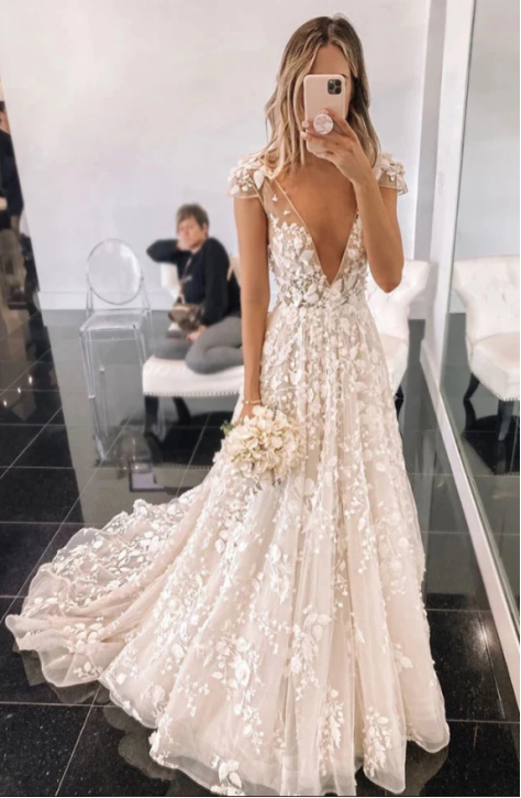 A-line Lace V-Neck Vintage Cap Sleeves Romantic Wedding Dresses Elegant Evening Dress