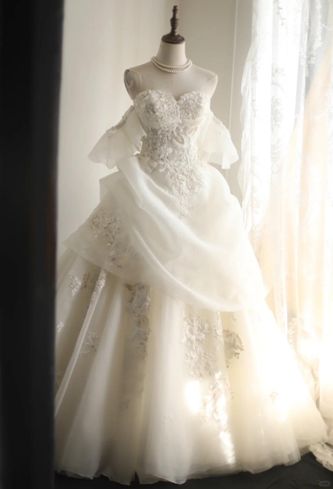 Classy White Tulle Applique Beaded Long Wedding Dress Formal Prom Dress
