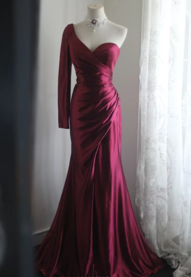 Vintage Burgundy One Shoulder Satin Pleated Long Wedding Guest Dress Formal Slit Party Dress