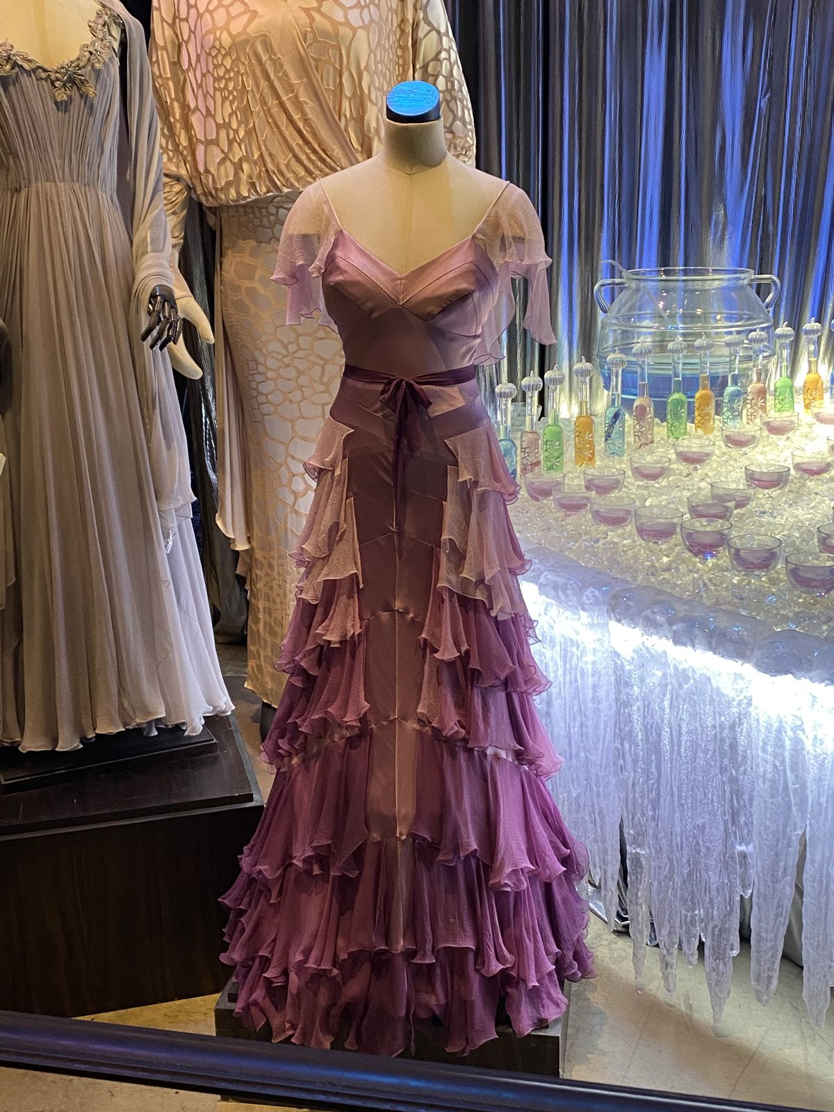 Unique Spaghetti Straps V Neck Ombre Purple Layered Chiffon Long Party Dress Birthday Evening Gowns