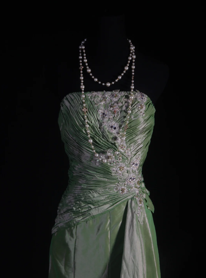 Pretty Strapless Green Satin Beaded Appliques Party Dress Long Mermaid 20th Birthday Outfits