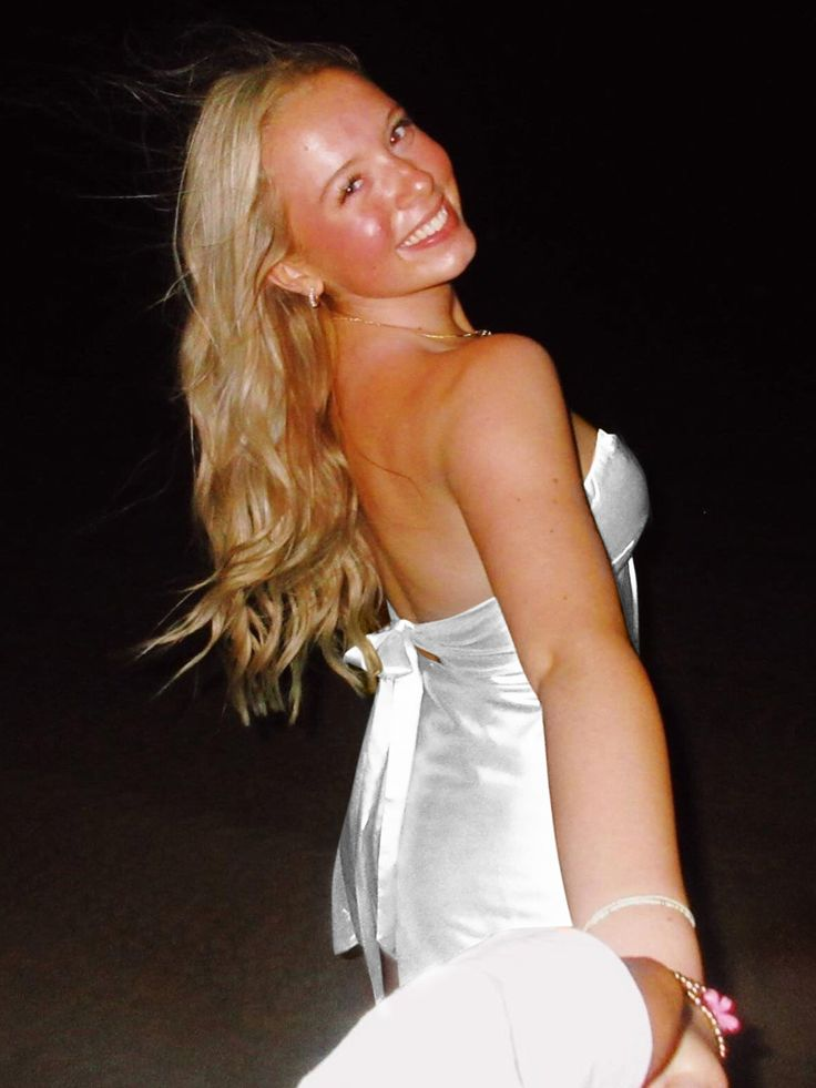 Simple Sweetheart Neck White Satin Short Birthday Outfits Formal 7th Grade Homecoming Dress