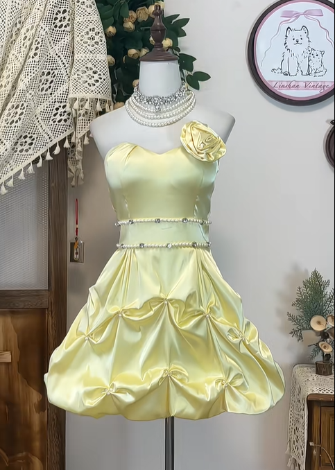 Sweet Strapless Satin Pleated Beaded Homecoming Dress Short A Line Birthday Outfits
