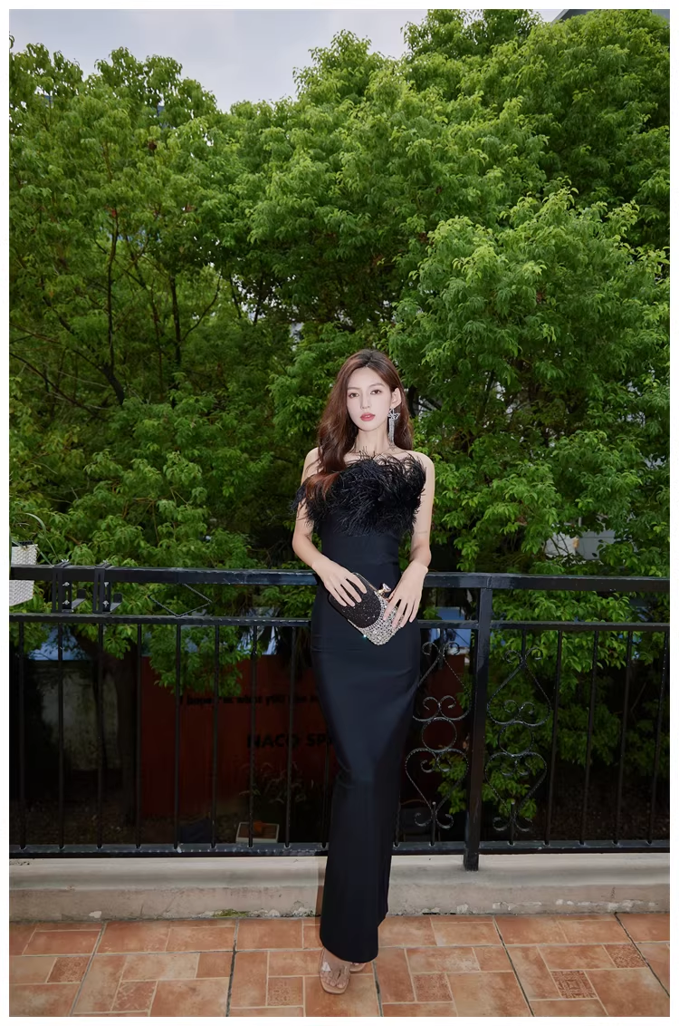 Chic Feathers Strapless White Satin Sheath Long Prom Dress Evening Dresses