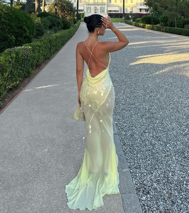 Sexy Yellow V Neck Sequin Chiffon Mermaid Party Evening Dress Backless Long Prom Dress