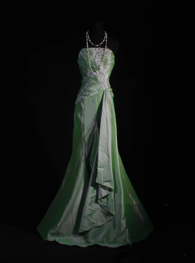 Pretty Strapless Green Satin Beaded Appliques Party Dress Long Mermaid 20th Birthday Outfits