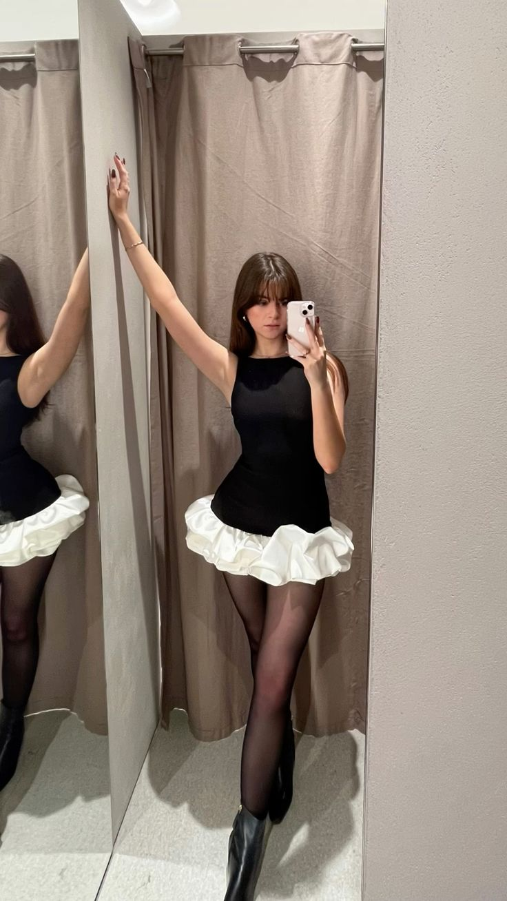 Vintage Black Sleeveless Satin Sheath Pleated Mini Cocktail Dress Short Party Dress Homecoming Dress