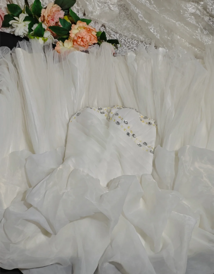 Pretty White Strapless Ball Gown Tulle Pleated Beaded Long Wedding Dress Bridal Dress