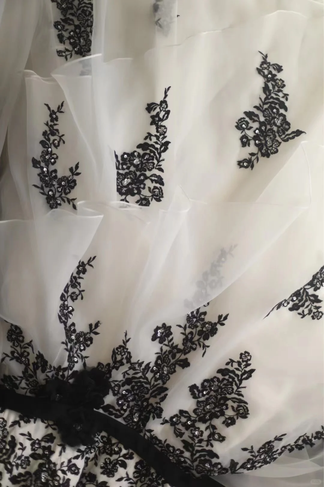 Vintage Black White Tulle Appliques Formal Wedding Dress Long Party Dress