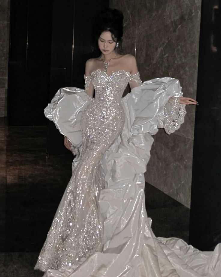 Gorgeous Off The Shoulder Tulle Lace Mermaid Long Wedding Dress Formal Bridal Dress With Cape