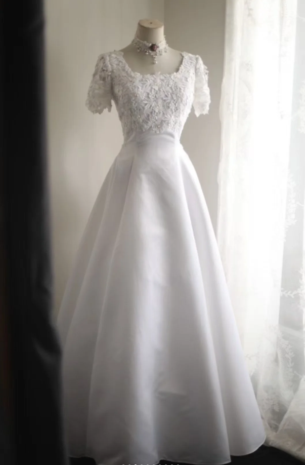 Classy Lace Appliques Satin A Line White Long Wedding Dress Bridal Dress