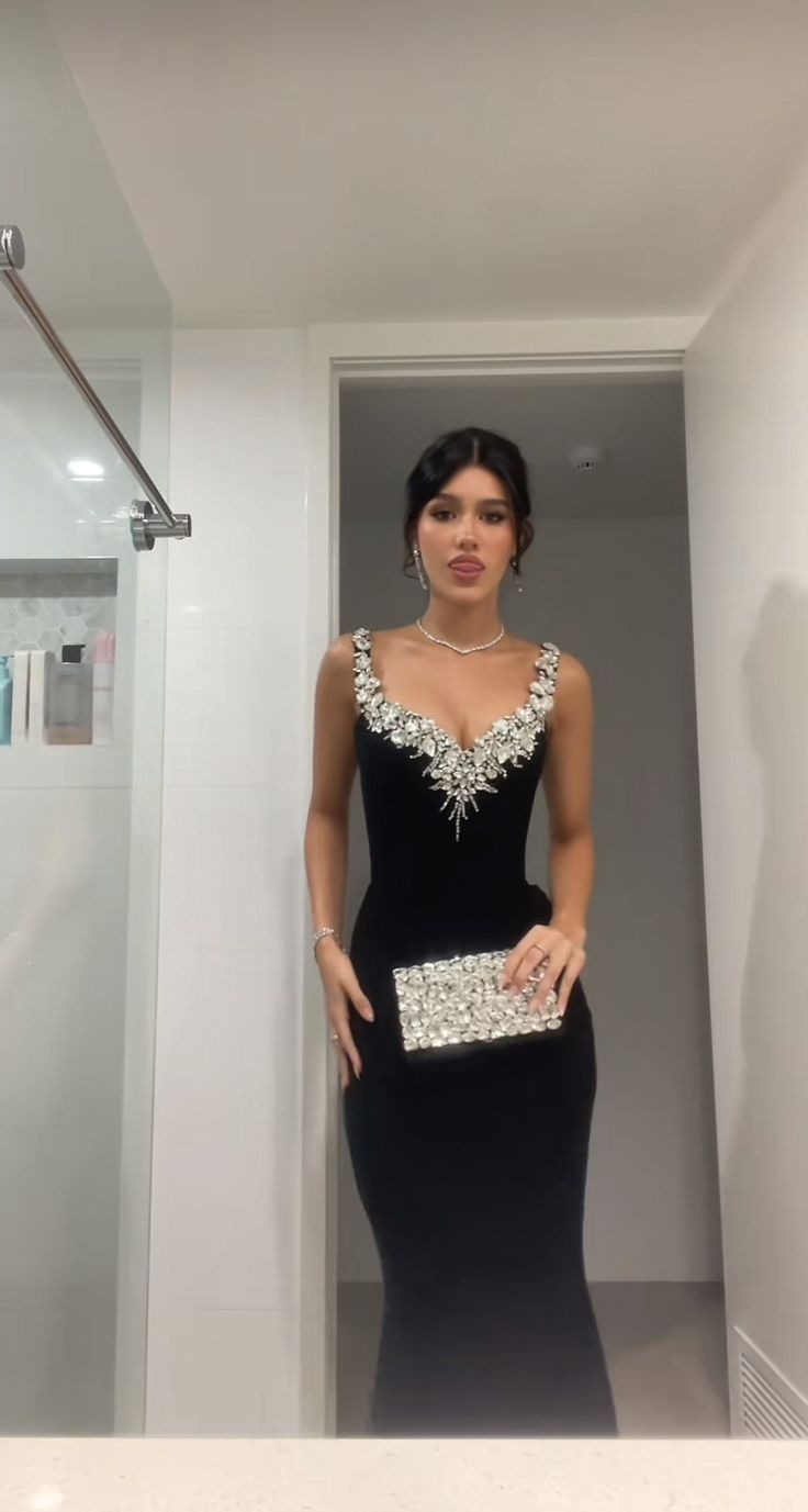 Elegant Black Mermaid Deep V Halter Velvet Long Prom Dress Evening Dress