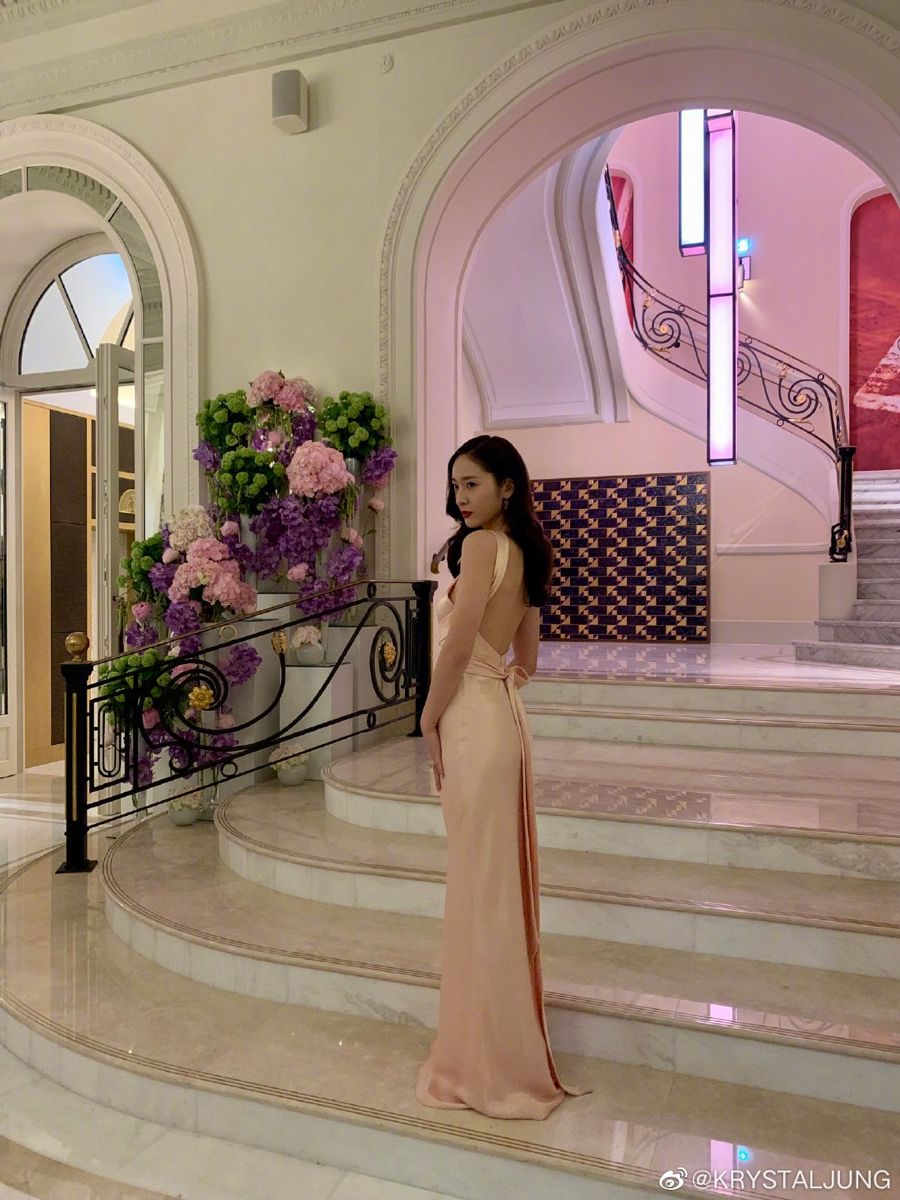 Elegant Pink Mermaid Halter Neck Backless Crisscross Strap Satin Long Prom Dress Evening Dress