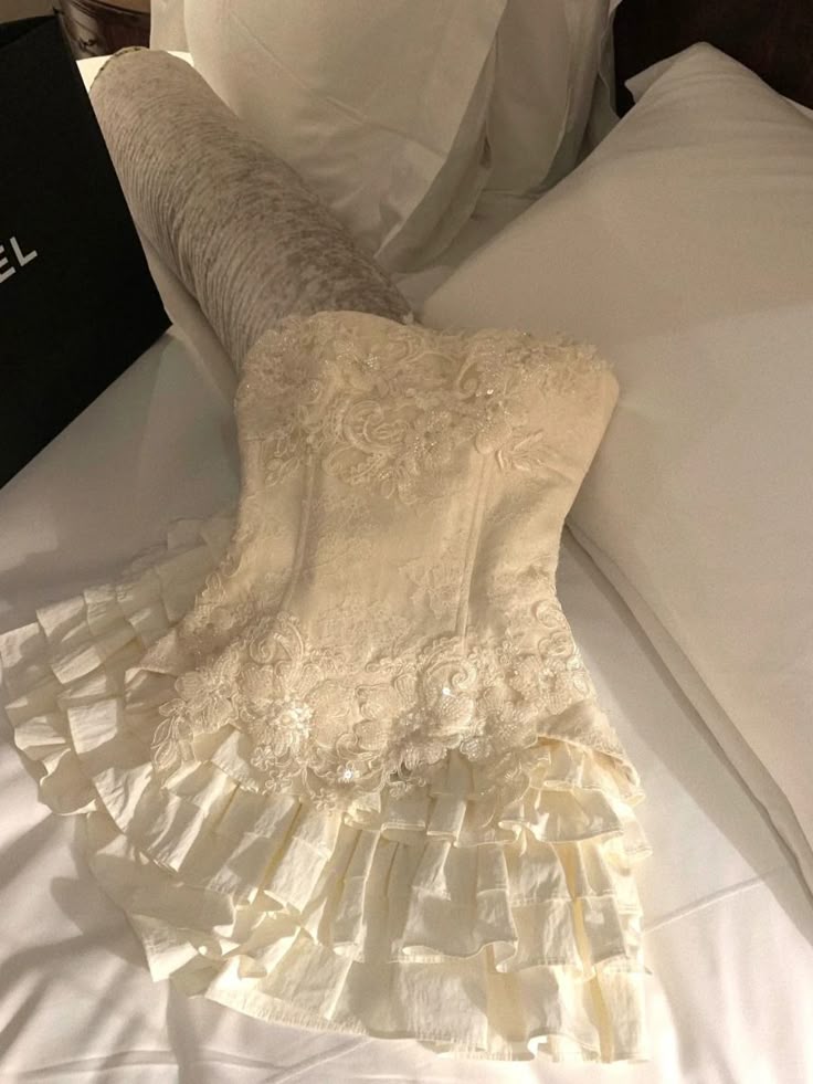 Sweet Palace Off-white Lace Embroidery A-line 16th Birthday Homecoming Dress