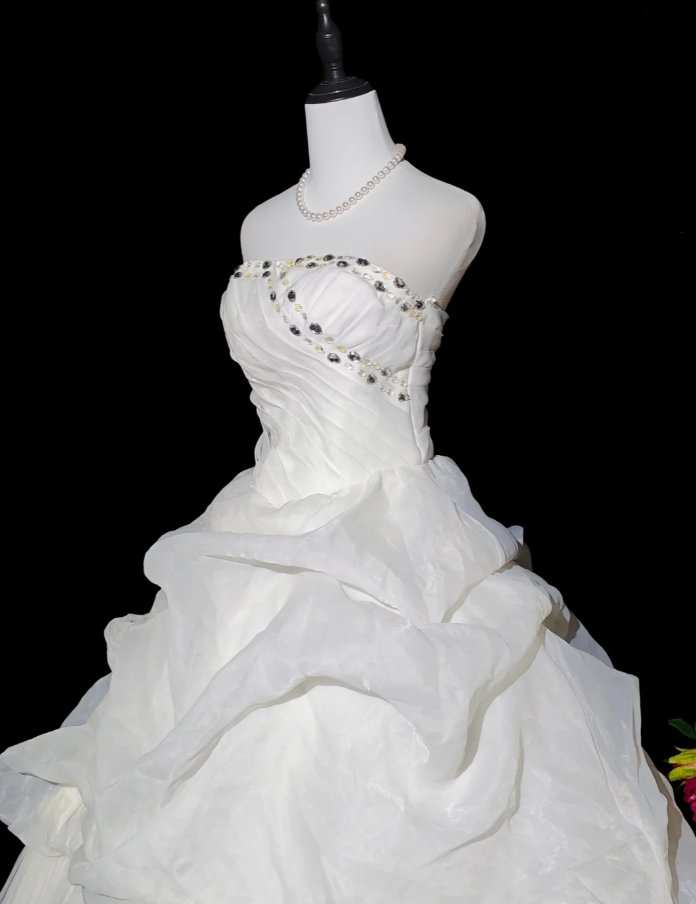 Pretty White Strapless Ball Gown Tulle Pleated Beaded Long Wedding Dress Bridal Dress