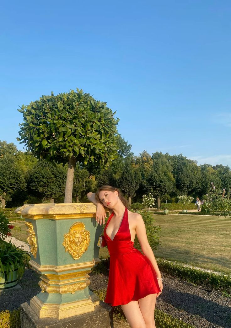 Elegant Red Halter Neck Deep V neck Bow Satin A-line 17th Birthday Homecoming Dress