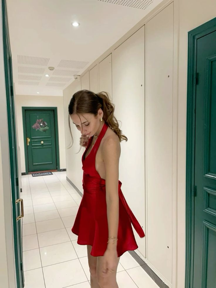 Elegant Red Halter Neck Deep V neck Bow Satin A-line 17th Birthday Homecoming Dress