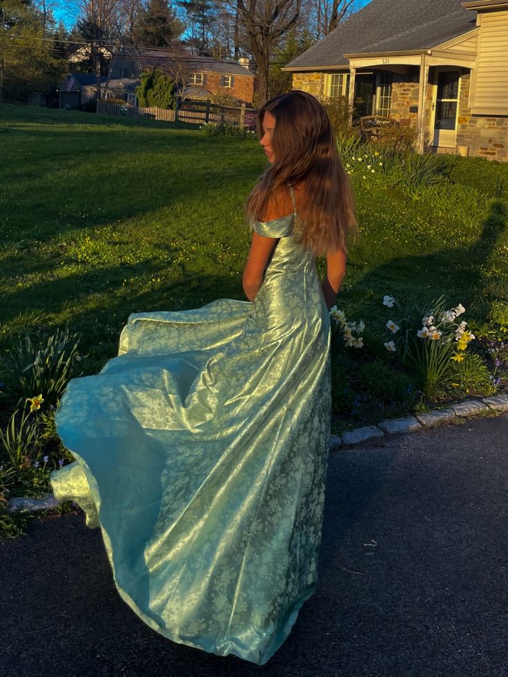 Elegant Green A-line Off-the-Shoulder Jacquard Satin Long Prom Dress Evening Dress