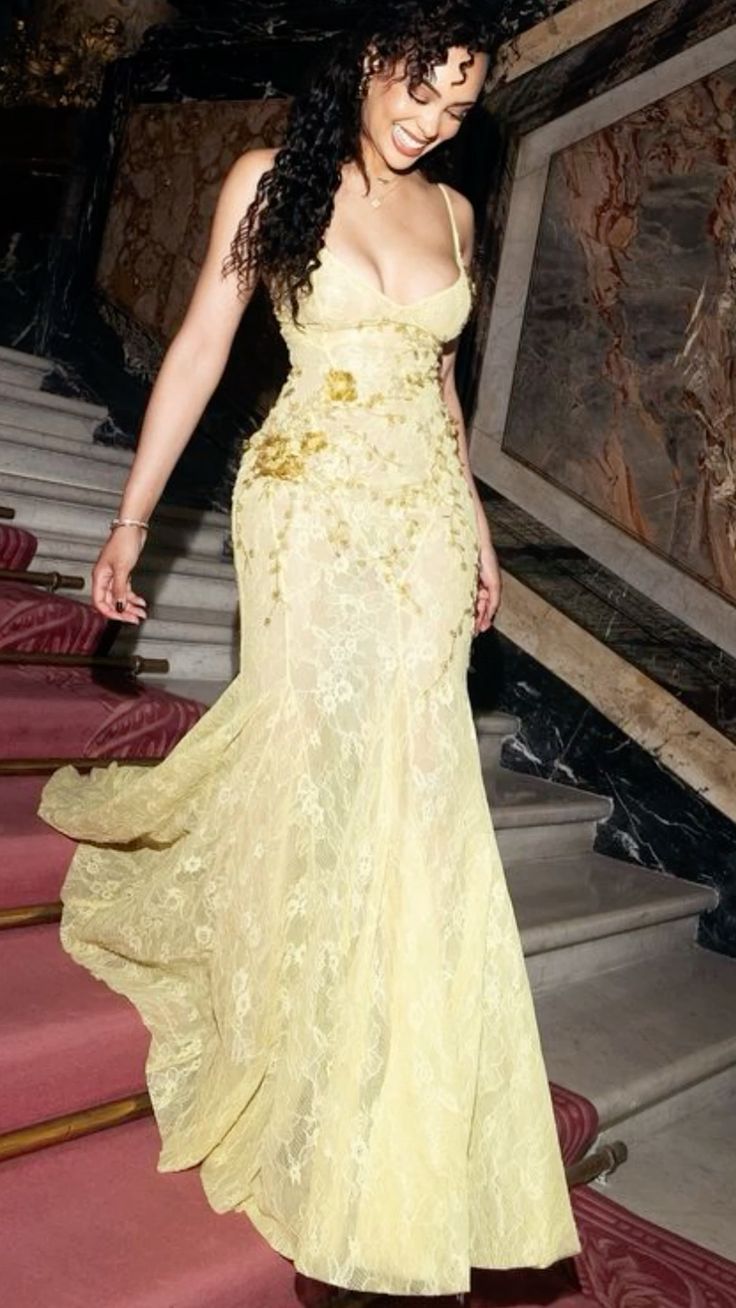 Beautiful Yellow Mermaid Halter Lace Train Prom Dress Evening Dress