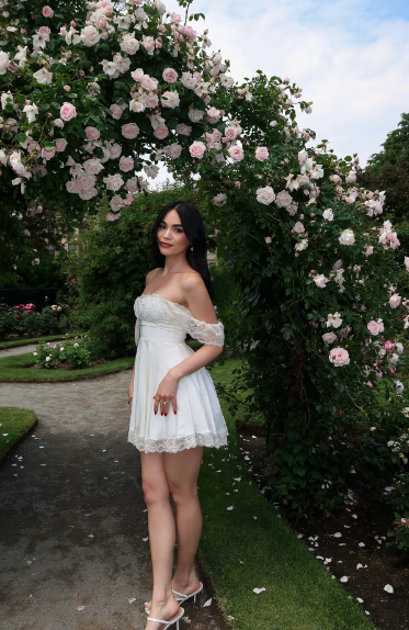 Fresh White Lace Off-the-shoulder Sleeve A-line 17th Birthday Homecoming Dress