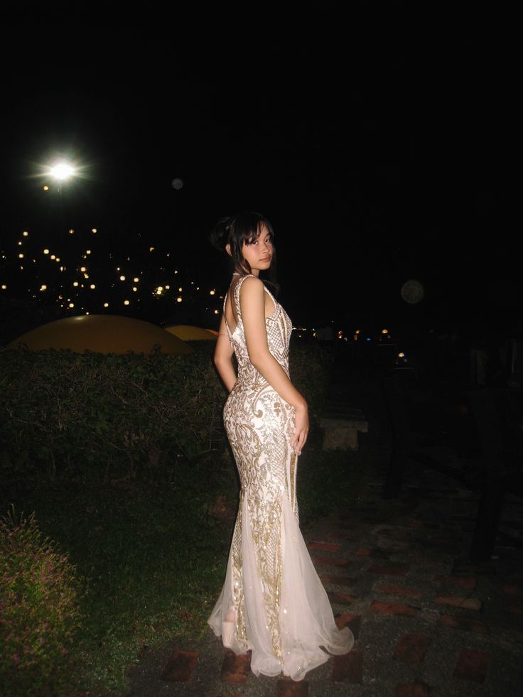 Elegant Mermaid V-neck Embroidered Sequin Long Prom Dress Evening Dress