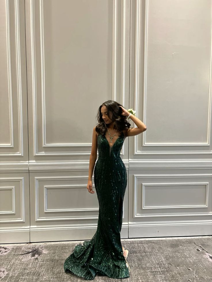 Luxurious Dark Green Mermaid Deep V Halter High Slit Sequined Train Prom Dress Evening Dress