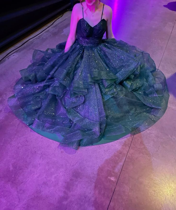 Shimmering Dark Green A-line Halter V-neck Ruffle Sequined Long Prom Dress Evening Dress