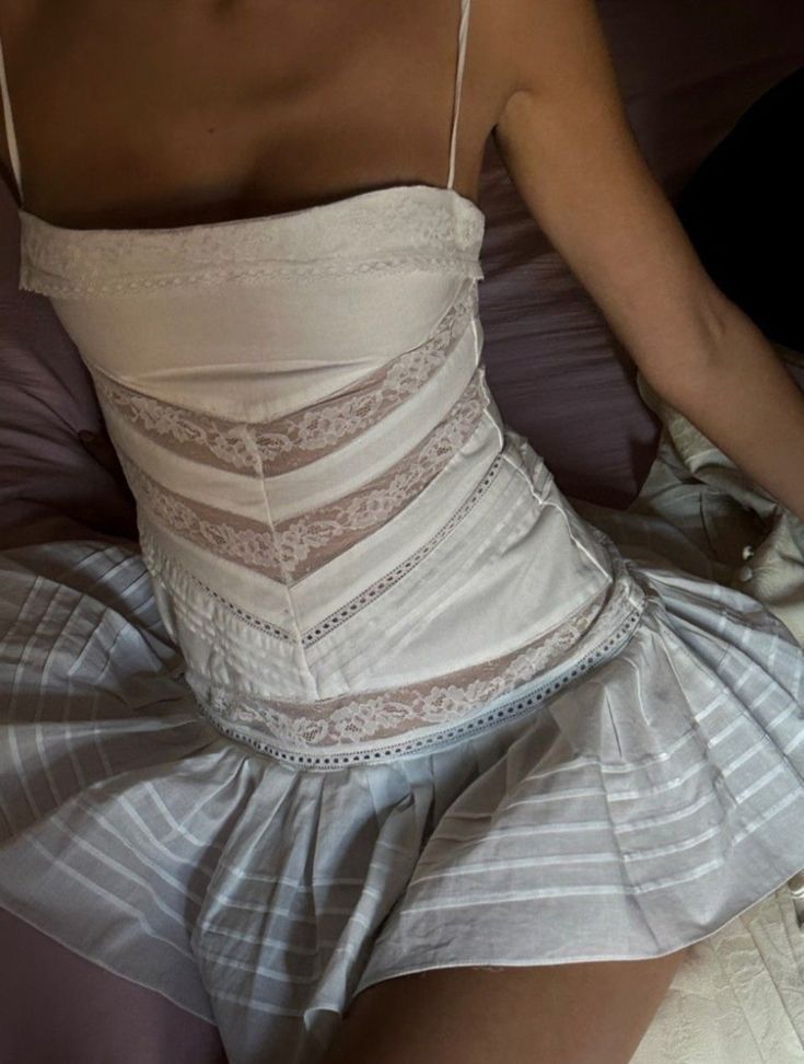 Sweet White Spaghetti Strap Lace Patchwork Waist Mini Birthday Party Homecoming Dress