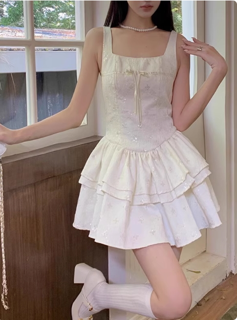 Beautiful White Rose Jacquard Strapless Square Neck A-Line Homecoming Dress
