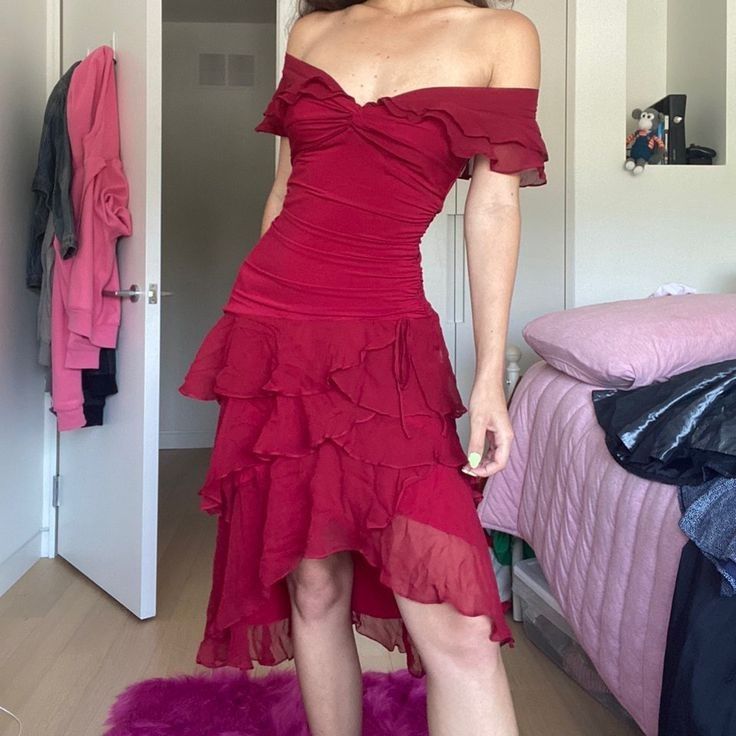 Beautiful Off-the-shoulder Ruffled Chiffon Burgundy Irregular Birthday Short Skirt Homecoming Dress