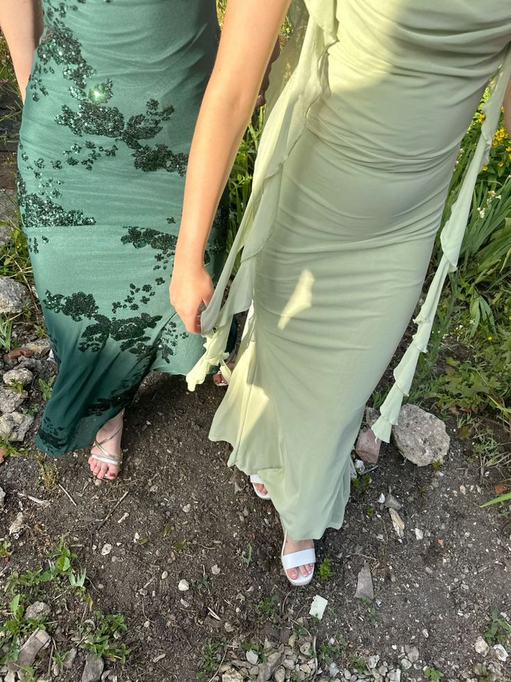 Beautiful Dark Green Mermaid V-Neck Cross-Strap Sequined Long Prom Dress Evening Dress