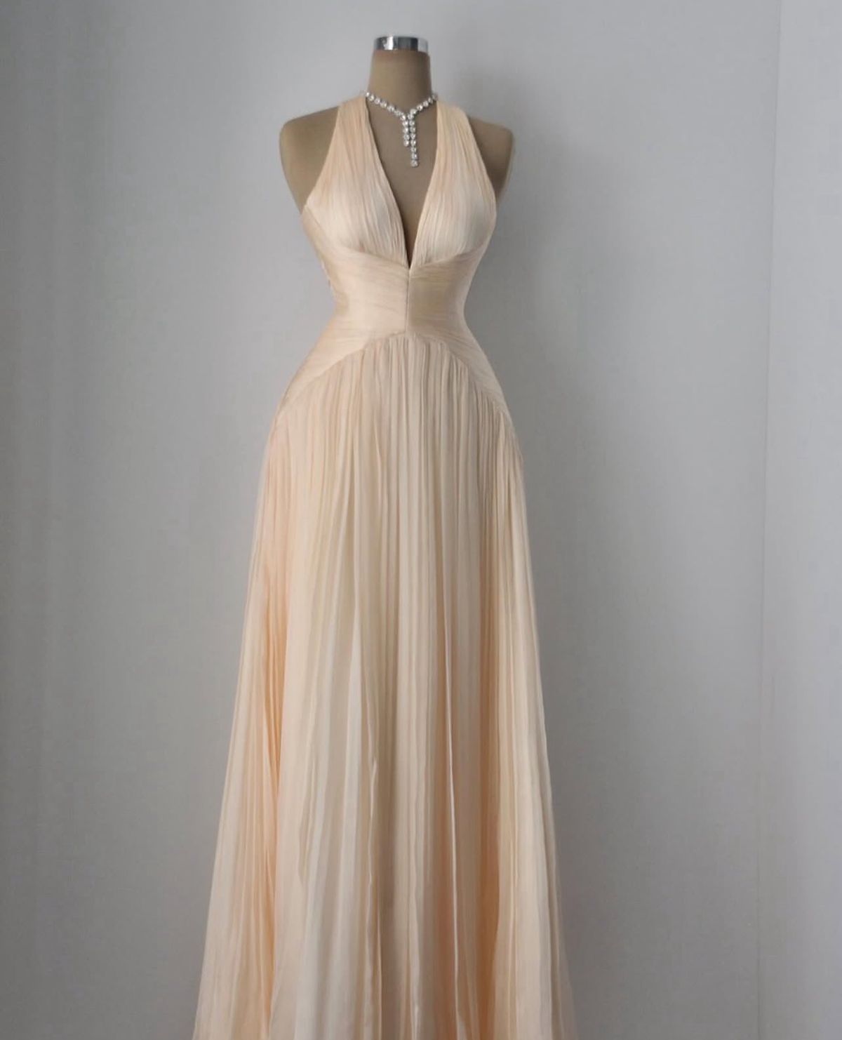 Elegant Light Apricot A-line Halter Neck Chiffon Long Prom Dress Evening Dress Bridesmaid Dress