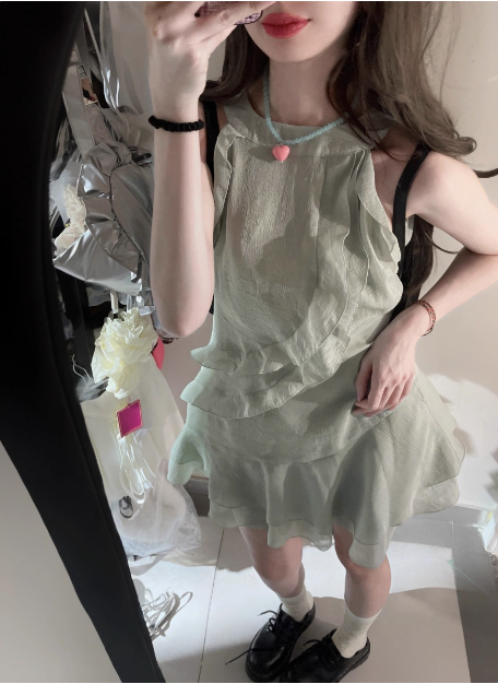 Beautiful Green Cold Shoulder Halter Neck Ruffled Birthday Skirt Homecoming Dress